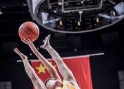 AYX- 大比分获胜引爆全场！，莱万多夫斯基意外战胜雄鹿热度持续攀升